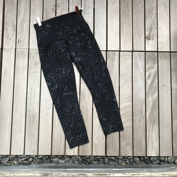 LULULEMON Charcoal Cropped High Waisted Leggings - Picture 2 of 5